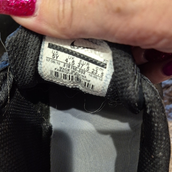 Nike Men's Black Shox Athletic Shoes - Picture 5 of 5